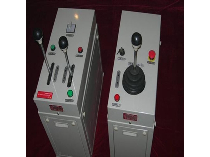 起重機聯(lián)動臺