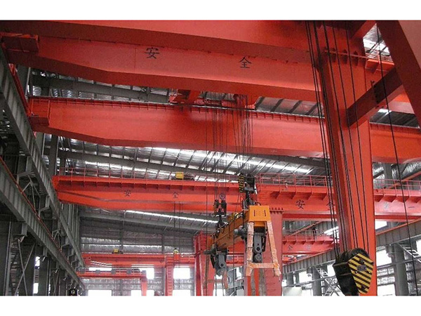 半龍門式起重機